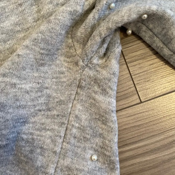 Cozy sweater with pearl embellishment Sz XS - Picture 7 of 10